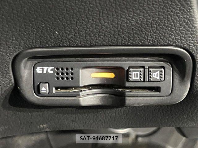 Honda VEZEL 2017-06 8146940-6
