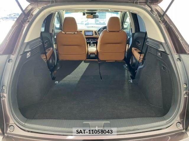Honda VEZEL 2018-04 8146944-12