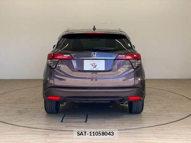 Honda VEZEL 2018-04 8146944-14
