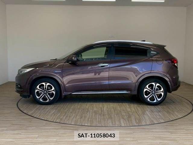 Honda VEZEL 2018-04 8146944-15