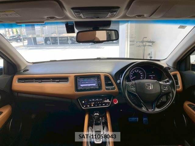 Honda VEZEL 2018-04 8146944-2