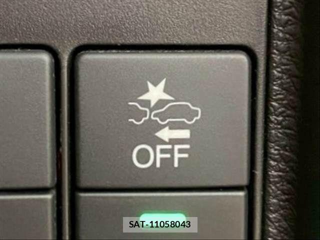 Honda VEZEL 2018-04 8146944-4