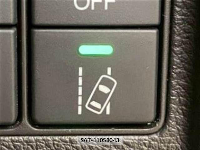 Honda VEZEL 2018-04 8146944-5