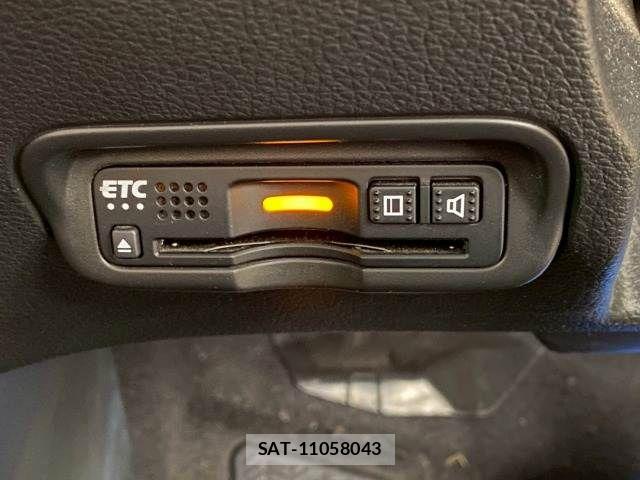 Honda VEZEL 2018-04 8146944-8