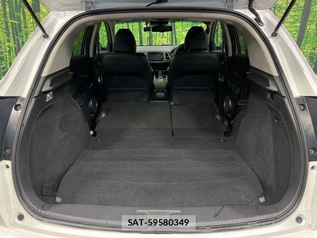Honda VEZEL 2018-03 8146946-9