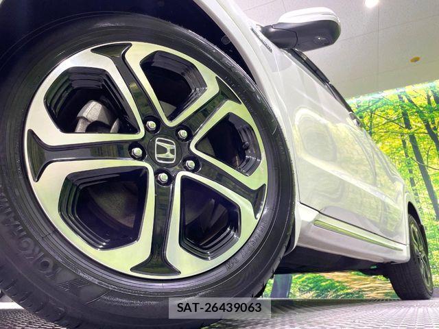 Honda VEZEL 2017-05 8146945-13