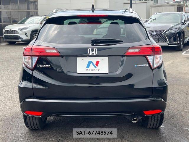 Honda VEZEL 2016-06 8210858-14
