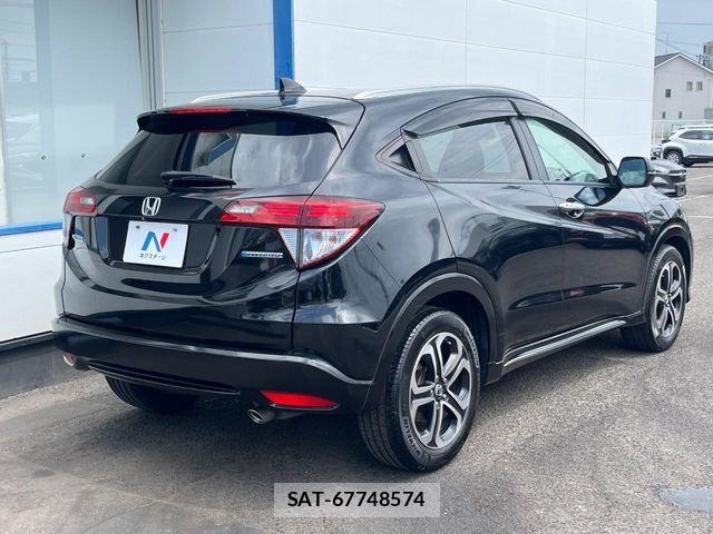 Honda VEZEL 2016-06 8210858-16