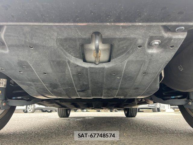 Honda VEZEL 2016-06 8210858-18