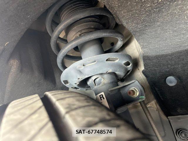 Honda VEZEL 2016-06 8210858-19