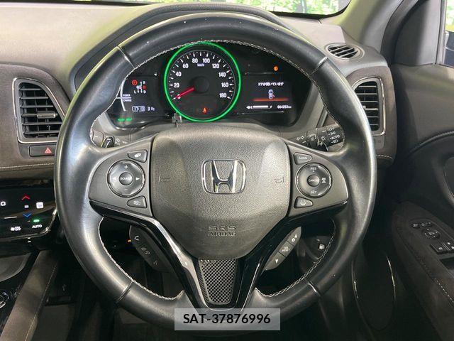Honda VEZEL 2017-11 8210859-11