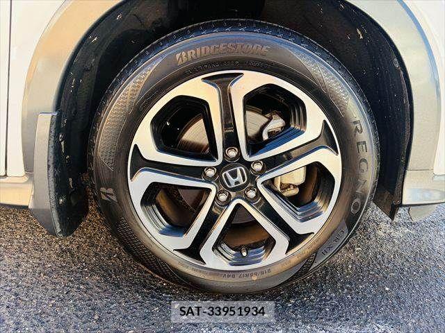 Honda VEZEL 2017-11 8210860-11