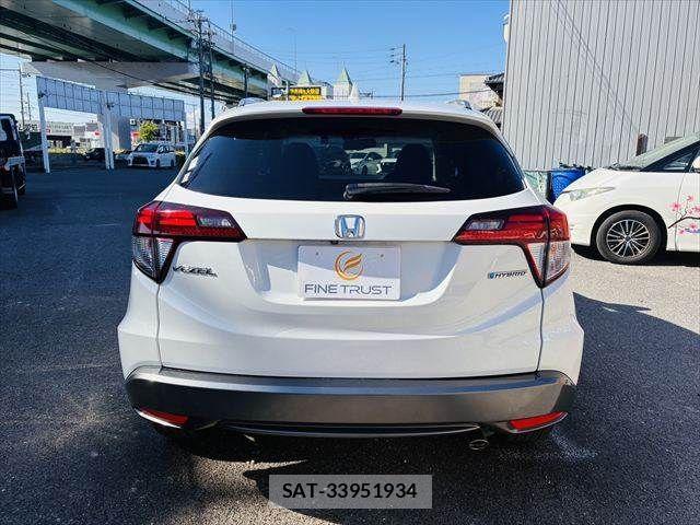 Honda VEZEL 2017-11 8210860-16