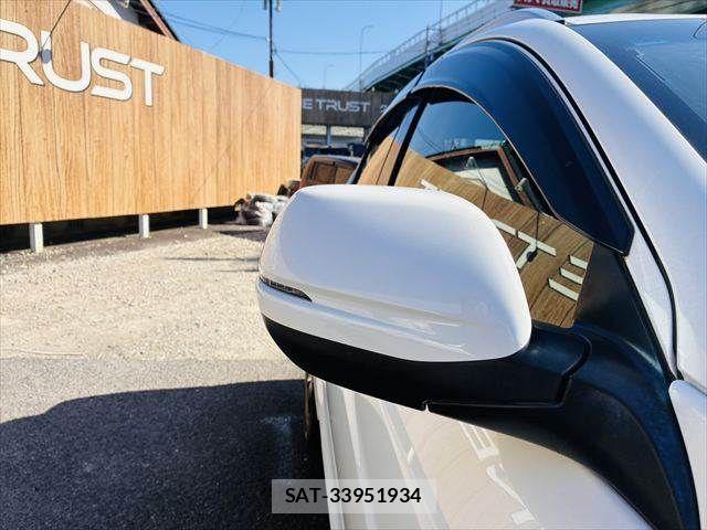 Honda VEZEL 2017-11 8210860-24