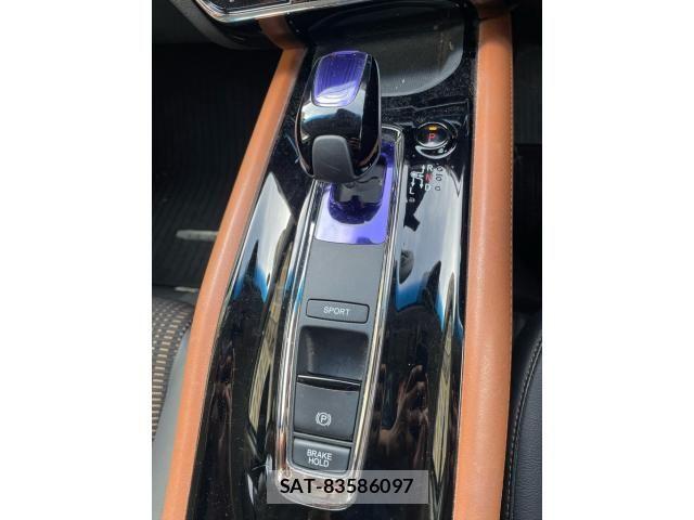 Honda VEZEL 2015-03 8232276-10