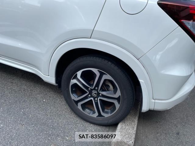 Honda VEZEL 2015-03 8232276-17
