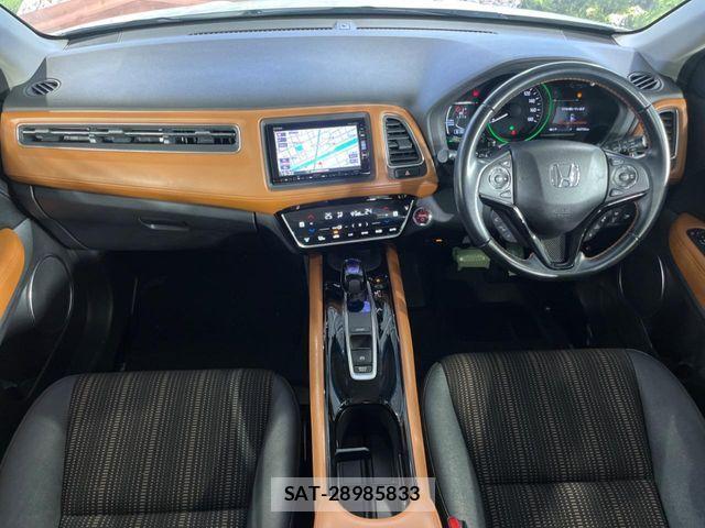 Honda VEZEL 2017-03 8247060-2