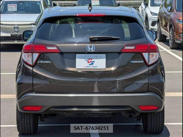 Honda VEZEL 2015-07 8247063-15