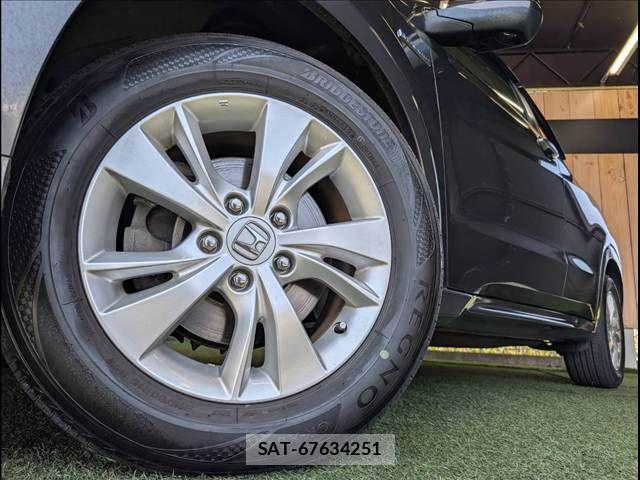 Honda VEZEL 2015-07 8247063-18