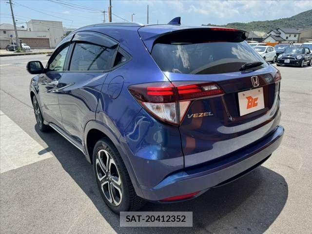 Honda VEZEL 2017-11 8247061-12