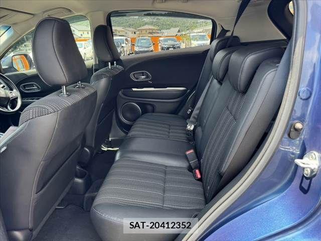 Honda VEZEL 2017-11 8247061-18