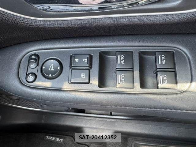 Honda VEZEL 2017-11 8247061-28