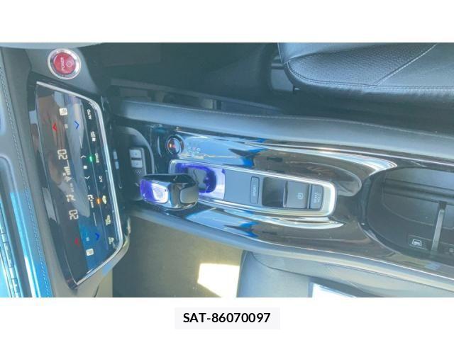 Honda VEZEL 2016-04 8247064-13