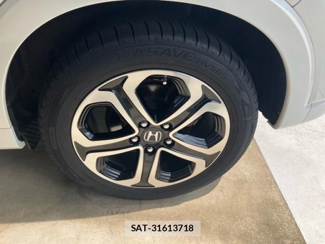 Honda VEZEL 2018-03 8317861-12