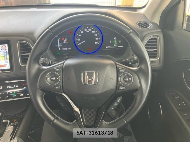 Honda VEZEL 2018-03 8317861-15