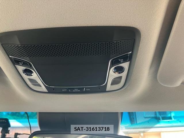 Honda VEZEL 2018-03 8317861-20
