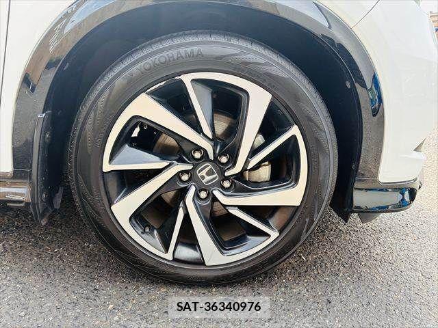 Honda VEZEL 2016-06 8317855-12