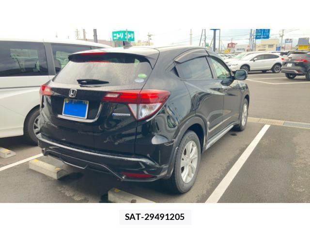 Honda VEZEL 2014-03 8317863-10