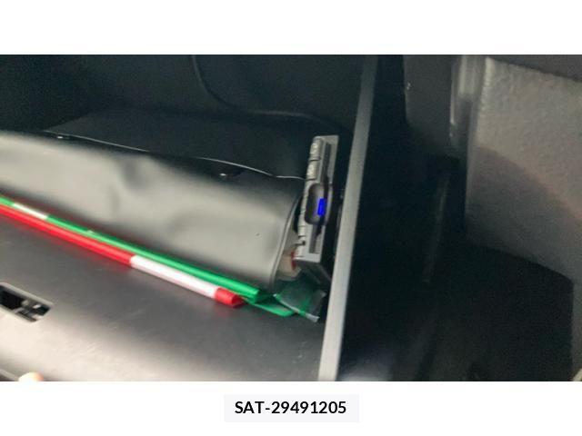Honda VEZEL 2014-03 8317863-27
