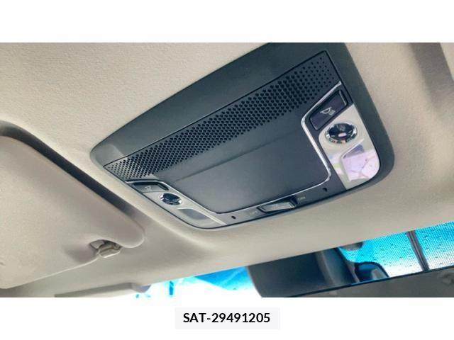 Honda VEZEL 2014-03 8317863-28