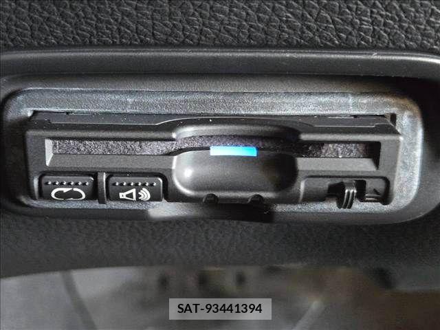 Honda VEZEL 2015-08 8338368-5