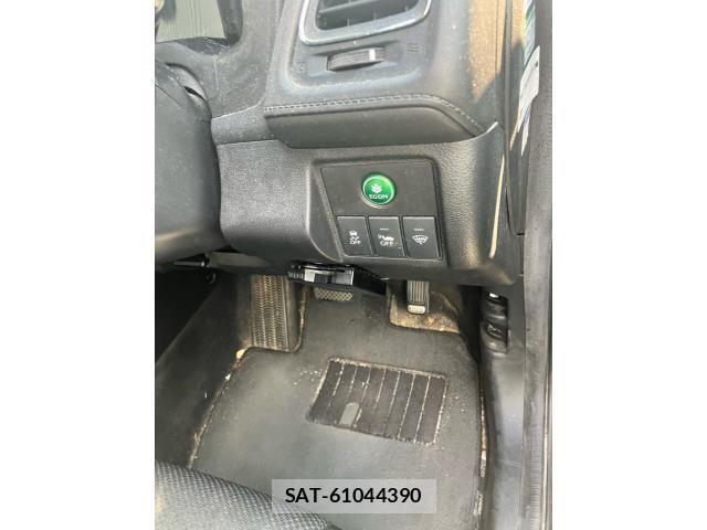 Honda VEZEL 2014-06 8338375-10