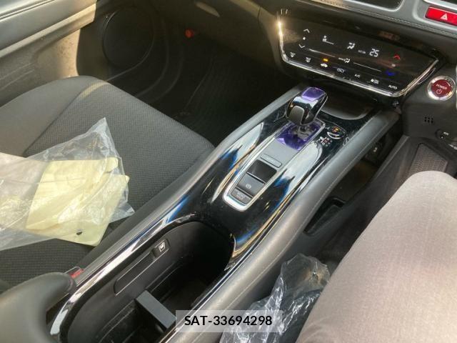 Honda VEZEL 2014-04 8338372-10