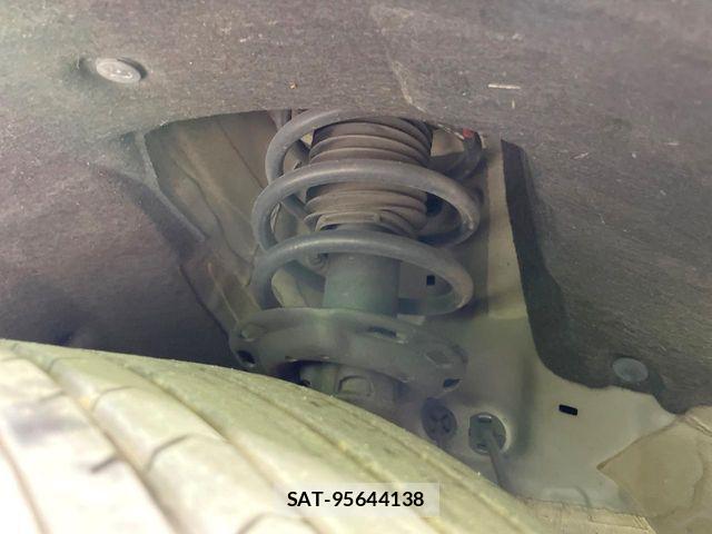 Honda VEZEL 2015-08 8355848-19