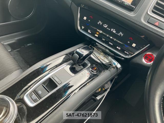 Honda VEZEL 2018-05 8355846-15