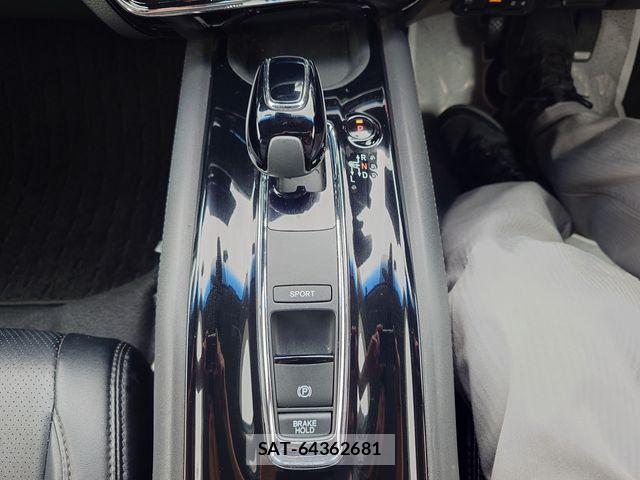 Honda VEZEL 2018-03 8369587-17