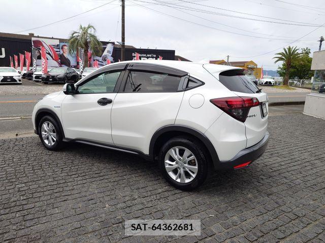 Honda VEZEL 2018-03 8369587-3