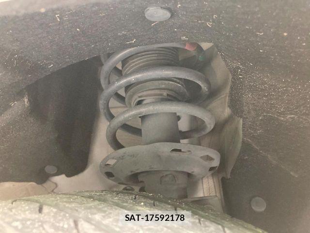 Honda VEZEL 2015-12 8369594-19