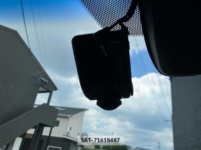 Honda VEZEL 2014-03 8369593-23