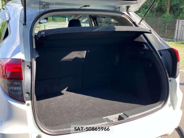 Honda VEZEL 2019-05 8369582-19