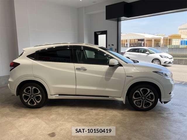 Honda VEZEL 2018-03 8369590-16