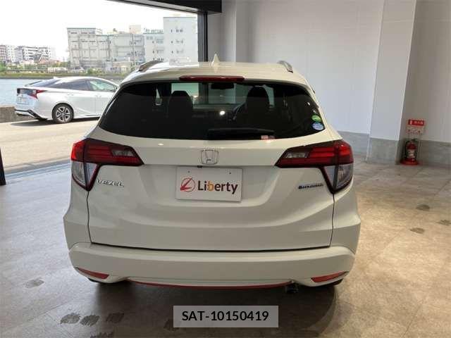 Honda VEZEL 2018-03 8369590-18