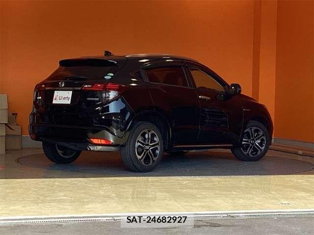 Honda VEZEL 2018-11 8369585-15