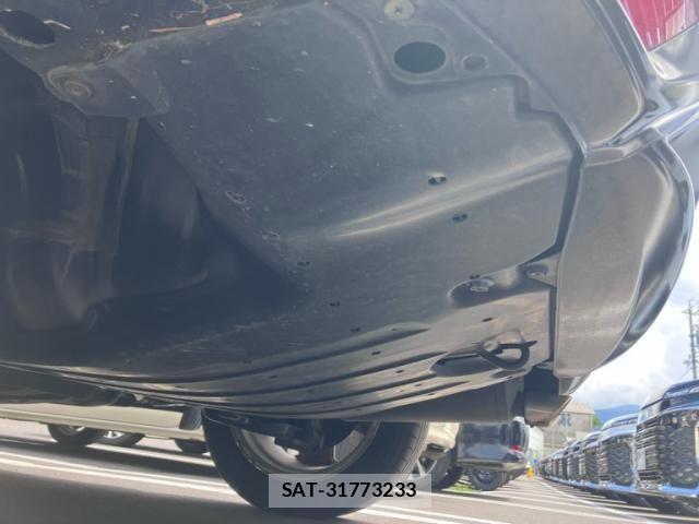 Honda VEZEL 2018-01 8369589-9