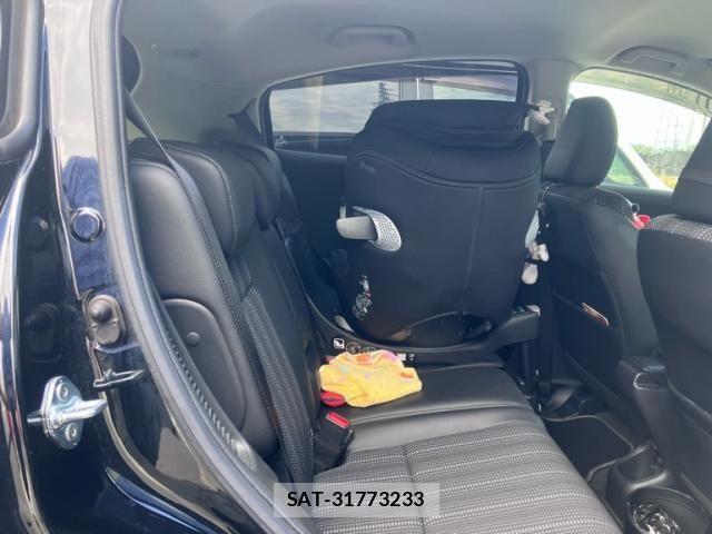 Honda VEZEL 2018-01 8369589-12