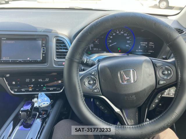 Honda VEZEL 2018-01 8369589-13